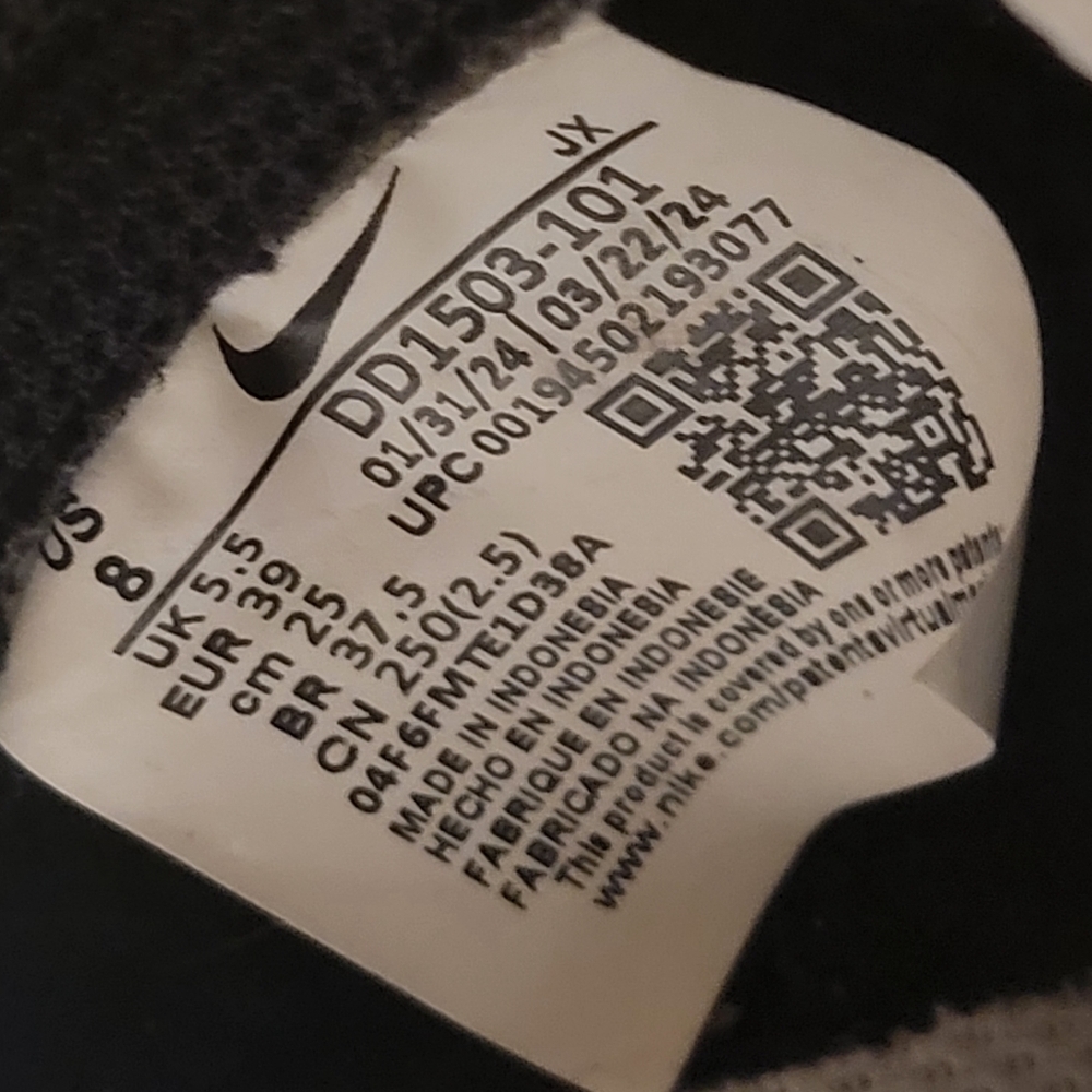WOMEN'S NIKE DUNK LOW SNEAKER - Picture 4 of 7